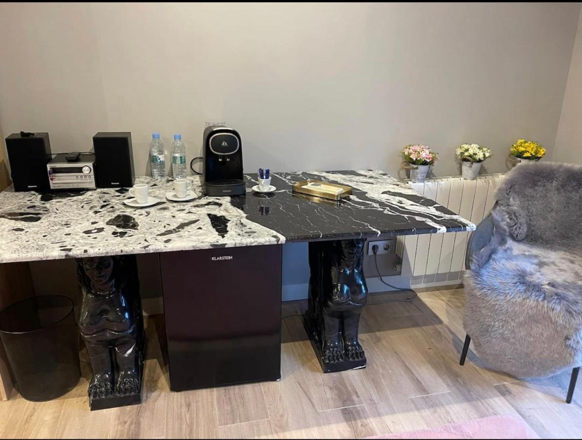 1 Habitacion Con Bano Privado Frente A La Piscina, Maximo Para 4 Personas, No Es La Casa Completa,1Cama Y 1 Sofa-Cama San Vicente Raspeig Eksteriør billede