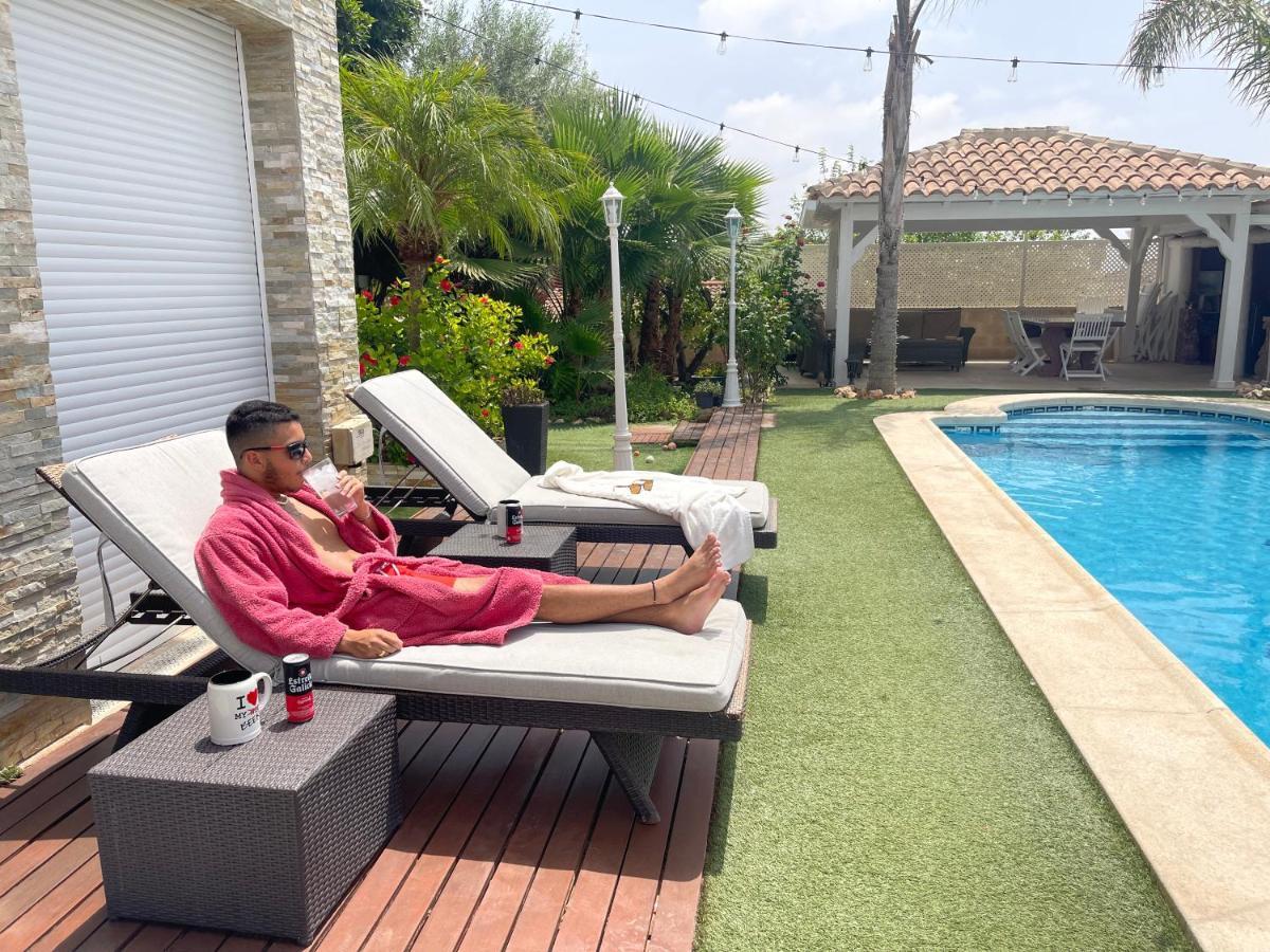 1 Habitacion Con Bano Privado Frente A La Piscina, Maximo Para 4 Personas, No Es La Casa Completa,1Cama Y 1 Sofa-Cama San Vicente Raspeig Eksteriør billede